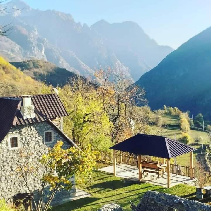 Guest House Gjelaj Theth Exterior foto