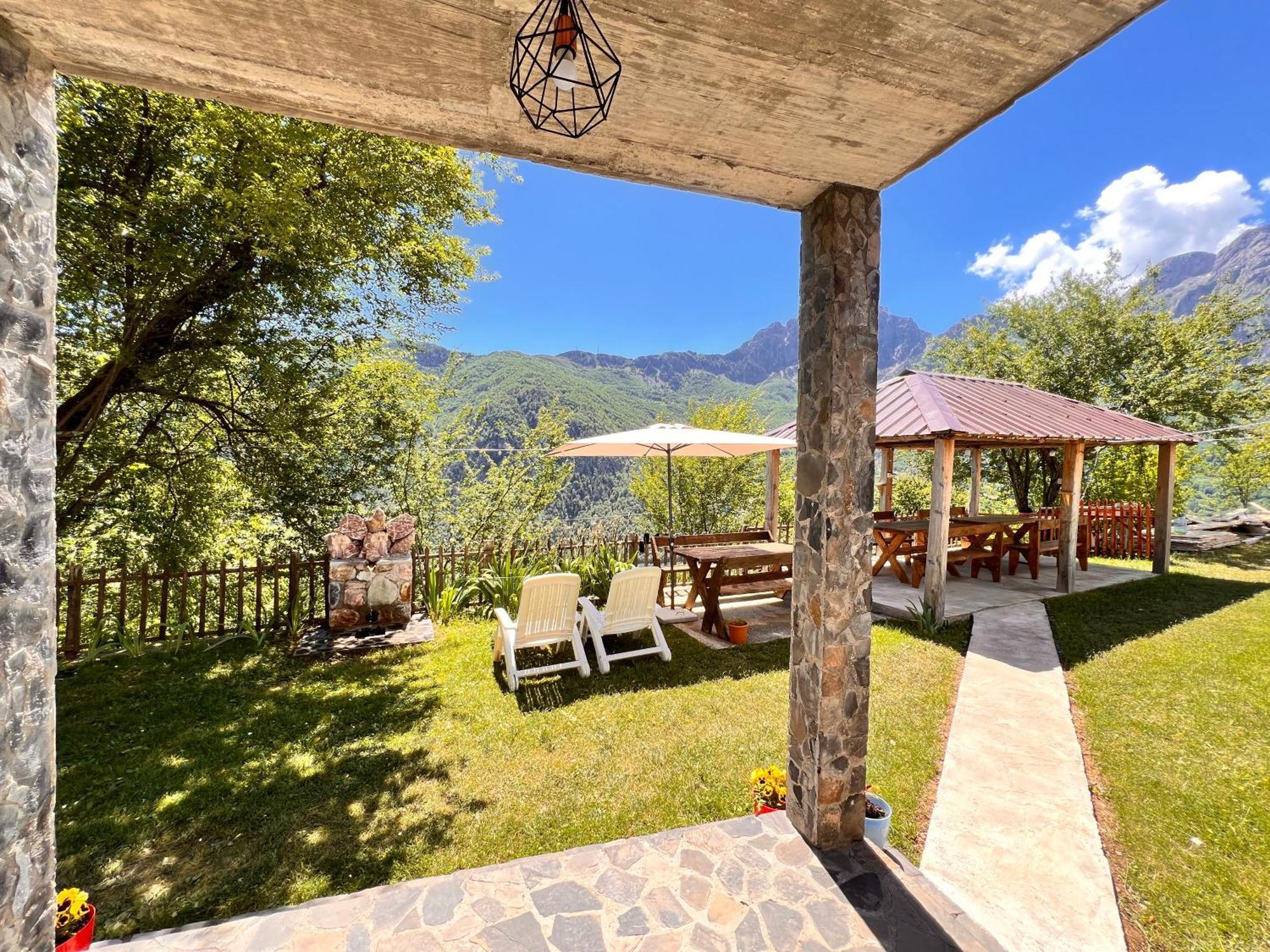 Guest House Gjelaj Theth Exterior foto